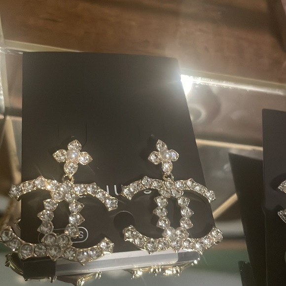 🆕 Bundle of Fashion Earrings - Picture 5 of 7